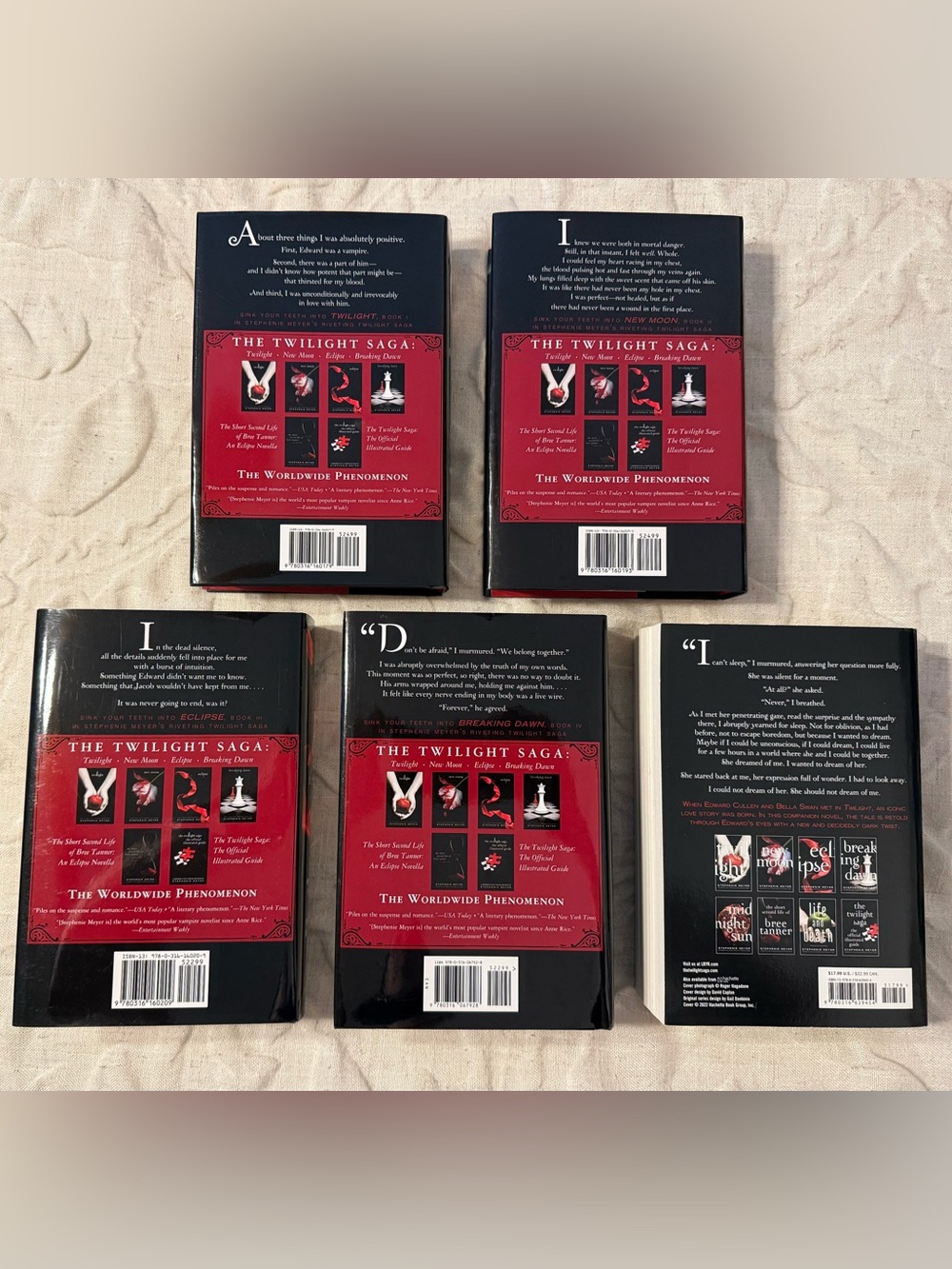 Twilight Saga by Stephenie Meyer - Picture 2 of 2